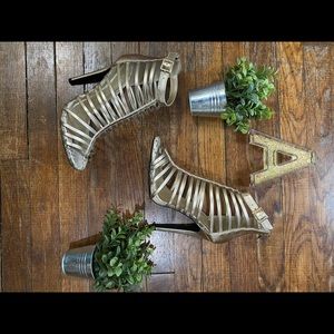 Women’s snake skin inspired heels